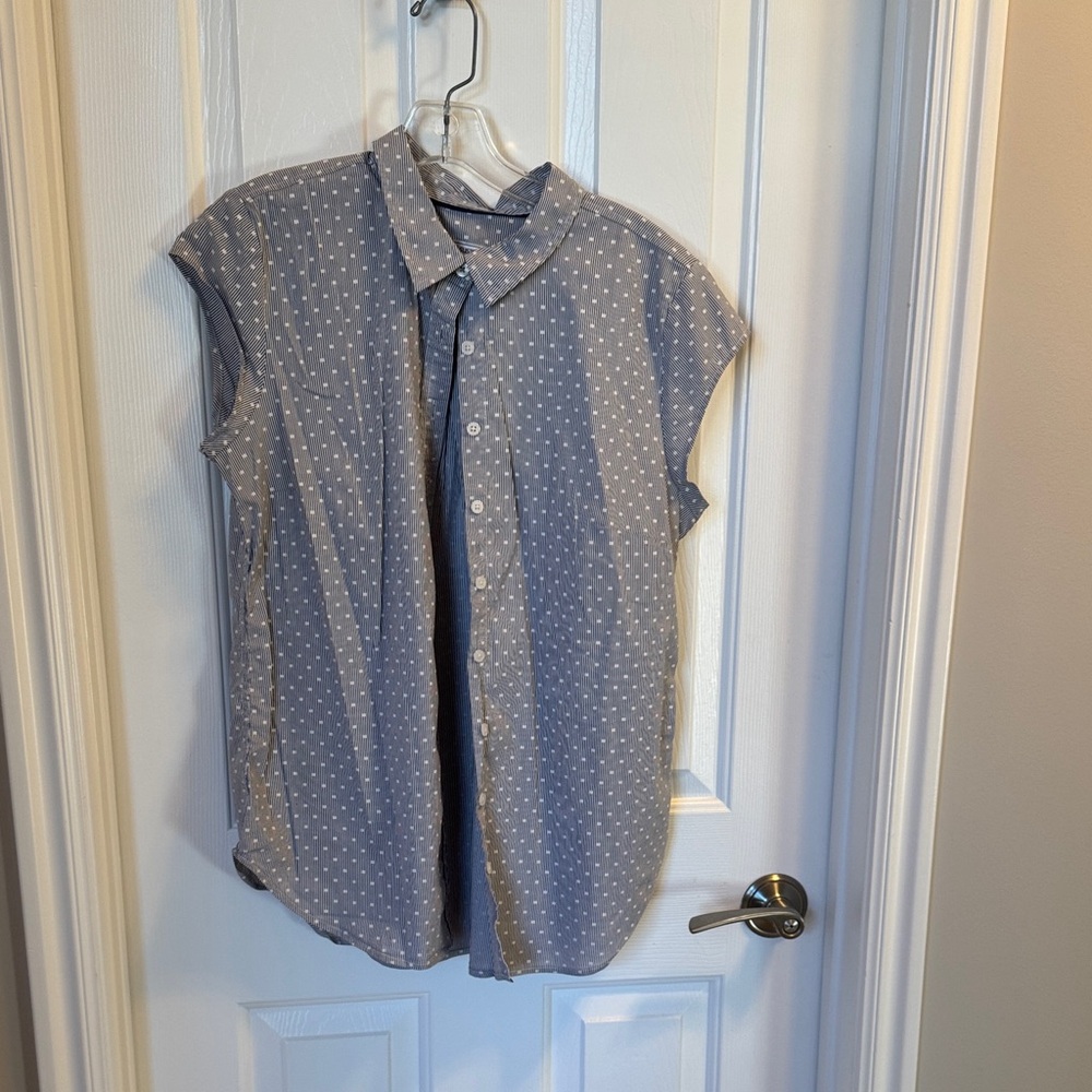 Susina Gray and White Polka Dot Casual Shirt